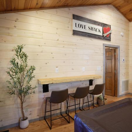 Love Shack Севьервилл Экстерьер фото